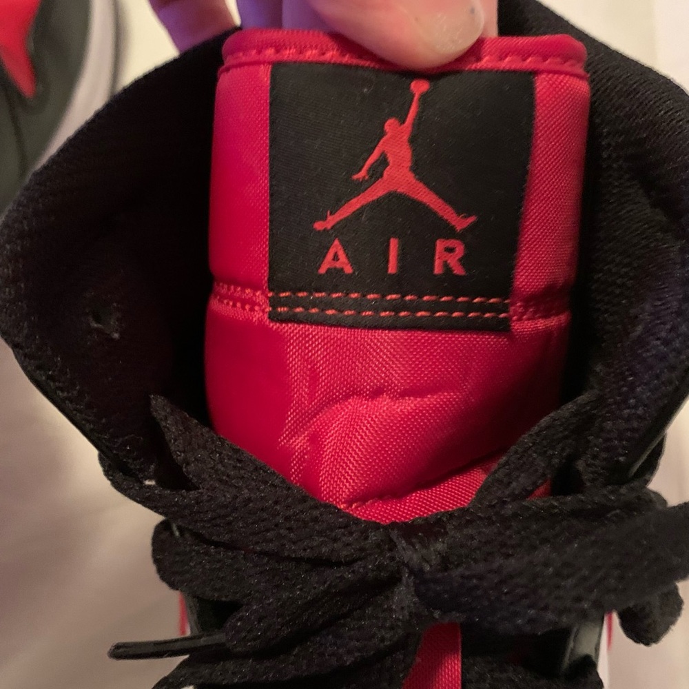 Jordan 1 Mid - Picture 8 of 11